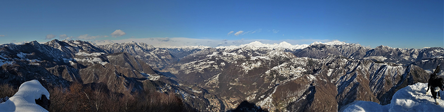 Dalla Zucco vista panoramica verso la media Val Brembana e le sue montagne